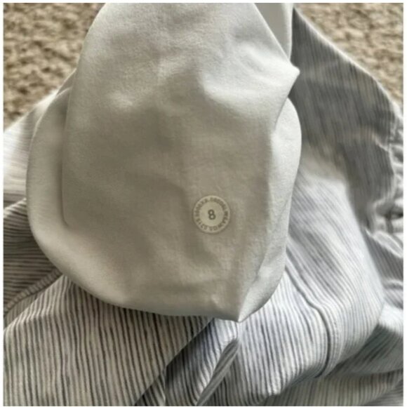 Lululemon On The Fly Crop *23 | Size 8 - Picture 2 of 6